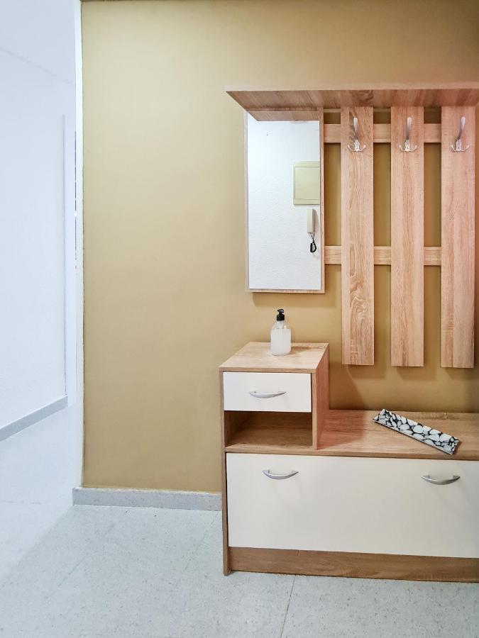 Completo Plaza Espana Ii Appartement